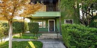 VACANT DOWNTOWN APARTMENT REDONE TO THE 10'S!!! Gallery 1