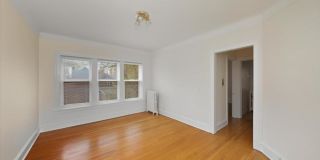 735 Hinman Avenue Gallery 8