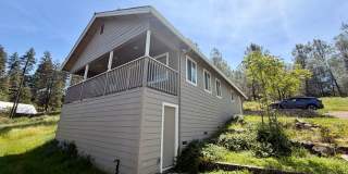 Updated 2 Bedroom 1 Bathroom in Grass Valley Gallery 1