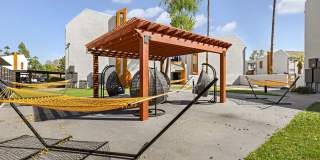 The Halston Gallery 22