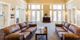 Senior Housing - Emory Senior Living Apartments Gallery 17