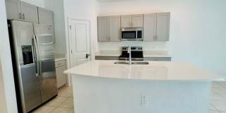 Modern 3 Bed / 2.5 Bath Townhome – Move-In Ready Gallery 4
