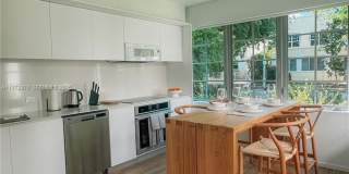 128 NE 46th St Gallery 15