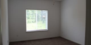 4 bed/3 bath Split-foyer. Great Location! Gallery 14