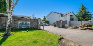 Park Avenue Village Apartments Gallery 1