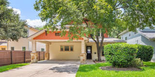 UT PRE-LEASE: Beautiful, Recently Constructed 6 Bed/ 4 Ba Home In North Loop Area, Mins To UT Gallery 1
