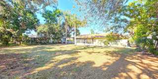 GULF GATE SARASOTA! OUTSTANDING 3 BEDROOM/2 BATH HOME WITH EXTRA LARGE YARD! Gallery 38