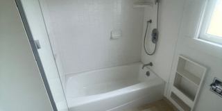 Great House in Oakland with a yard! 2 Beds, 1 Bath Gallery 56