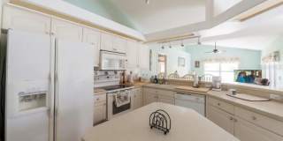 $5,495/month -- Beautifully Furnished Pool Home Seasonal Rental ** Lakefront Views ** Just minutes from Manasota Key Beach $5,495/month -- Beautifully Furnished Pool Home Seasonal Rental ** Lakefront Views ** Just minutes from Manasota Key Beach Gallery 5