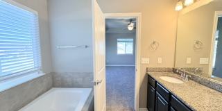 Beautiful 3 Bed, 2.5 Bath House in Windsor! Gallery 13