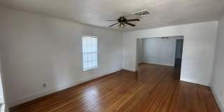 1322 N Lincoln Ave Gallery 2