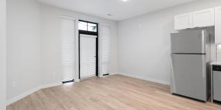 Crossline Gallery 32