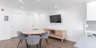 Graduate Pointe Gallery 60