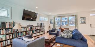 Downtown Louisville 3-BDR Fully Furnished Gem Gallery 3