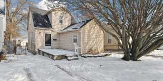 $1125 2 bed 1 bath is Warren Gallery 1
