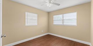 1833 Jackson Avenue Gallery 19