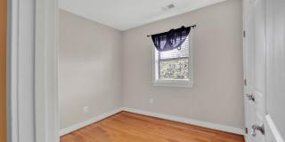 1301 Adams St Ne Gallery 9