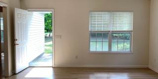 Three Bedroom, Two Bath House on Masonboro Loop Gallery 5