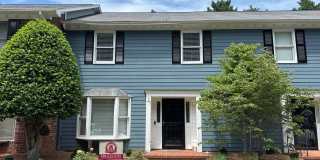Spacious 3 Bedroom Townhome in Oak Ridge Meadows Gallery 1