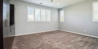 6746 N Glasner Gallery 30