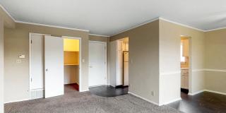 Camelot Village Apartments Gallery 30