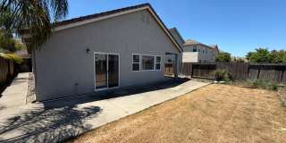 Very Nice 4 Bedroom Home Gallery 26