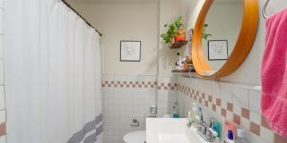 Oakenshawe 5-Bedroom, 2-Bathroom Home Close to Johns Hopkins Gallery 15