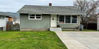 3 Bedroom, 2 Bathroom in Candy Cane Lane Edition! Gallery 1