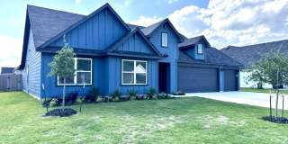 Luxurious 4 BR / 2 BA with THREE-CAR GARAGE - 2314 SF - Harmony Hills, Fredericksburg! Gallery 1