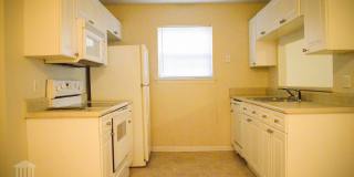 Townhome In Westbrook Near Campus--Pre-lease for the Fall Gallery 6