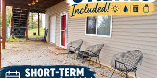 ALL UTILITIES INCLUDED! Fantastic Furnished 1 Bedroom Condo Gallery 1