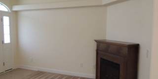 Beautiful Town Home in Tucker Creek Gallery 5