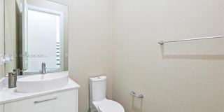 8225 NW 43rd St Gallery 7