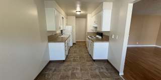 1 Bed • 1 Bath Downstairs Unit Gallery 5