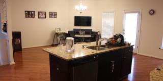42387 TRELLIS Square Gallery 6