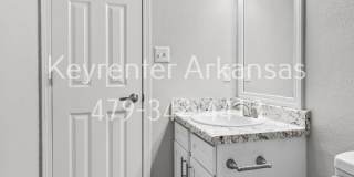 Cozy 2 Bedroom Duplex with Fireplace & Spacious Backyard! Gallery 37