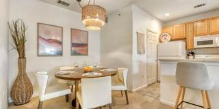 Top-Floor Serenity: Bright & Modern Fully Furnished Boulder Retreat Gallery 12