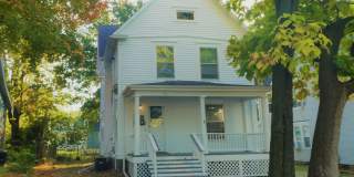3 Bedroom House Downtown & Walking Distance to Columbia College Gallery 1