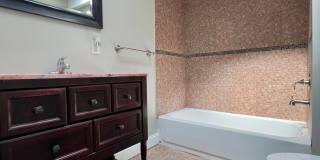 Gorgeous 3-Bedroom Townhome in Juniata! Available NOW! Gallery 13