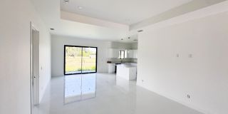 4210 Northwest 24th Terraceclientes@realtymiamigroup.com Gallery 4