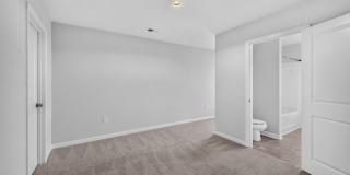 Living in Laurel Park Gallery 14