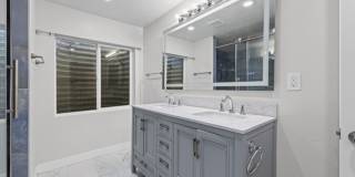 Large luxurious house with view of beautiful Utah Lake! Gallery 20