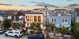 Newport Beach Balboa Peninsula Beach House with Rooftop Deck | Weekly & 30+ Night Stays Gallery 3