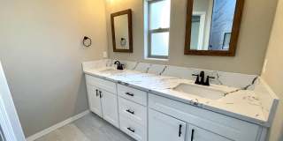 Beautiful 3 Bedroom Home on Desert Lakes Golf Course! Gallery 34