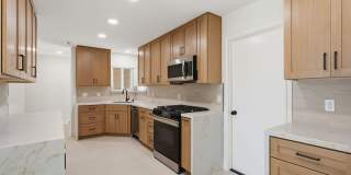 Flexible 5-Bedroom Home with BRAND NEW Designer Upgrades Gallery 4