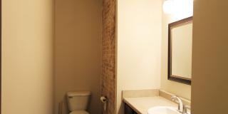 Midtown Renovated Duplex - Hardwood Floors, Exposed Brick Gallery 5