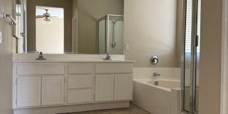 Beautiful 4 bedroom home soon available for rent! Gallery 25