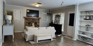 2819 26th Street Gallery 2