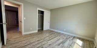 1608 E Mission Ave Gallery 17