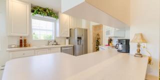 Fully furnished, 2-bedroom, 2 bath, 2 car garage villa Gallery 7